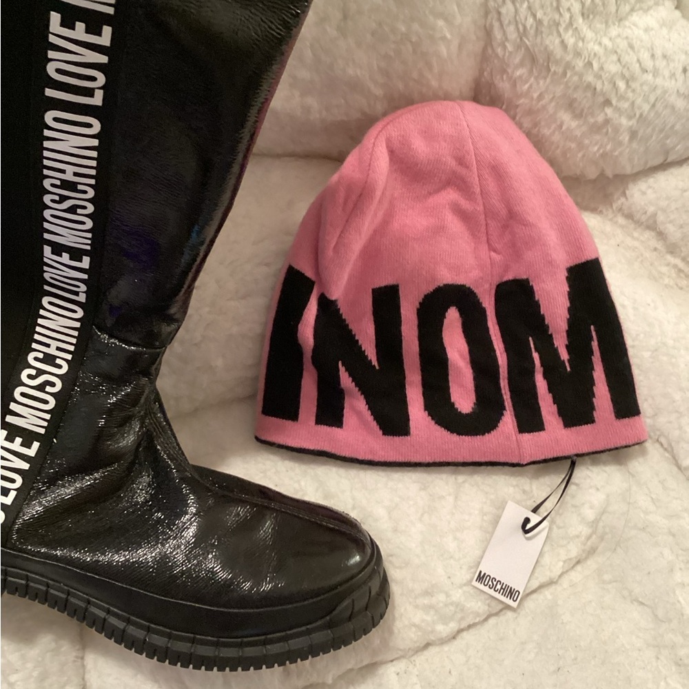 NWT pink/black MOSCHINO hat
